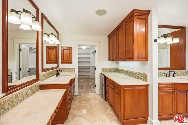 Building Photo - 1633 Voorhees Ave