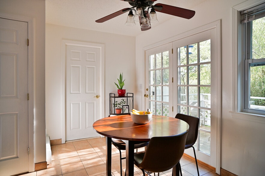 Dining - 3 Linden Pl