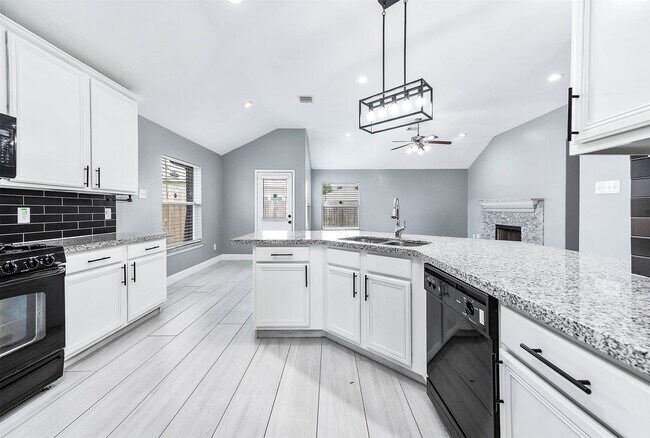 Building Photo - 5006 Riverbridge Ct