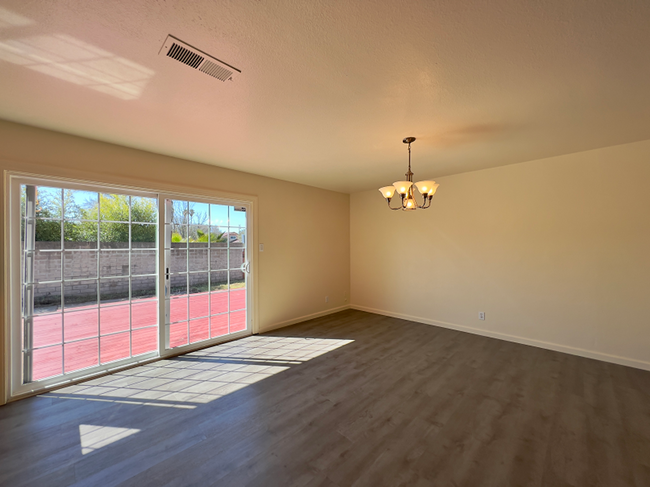 Building Photo - Renovated American Canyon Home Near School...