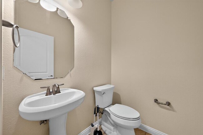 Building Photo - 16208 McAloon Way
