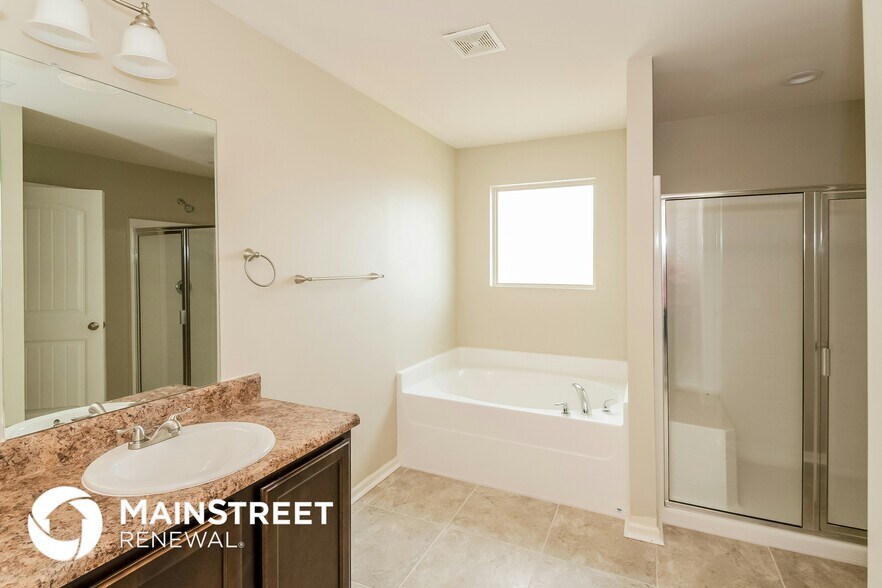 Building Photo - 9350 Hoffman Pl