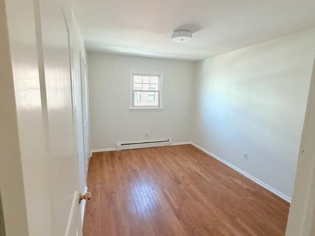 Building Photo - 79 Paterson St