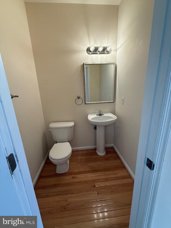 Building Photo - 61 Sire Way