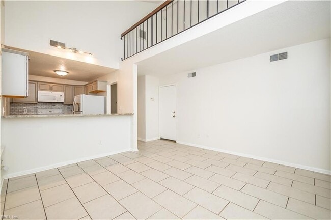 Building Photo - 1545 Lakeport Ct