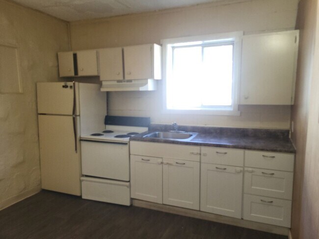 Building Photo - 420 14th St