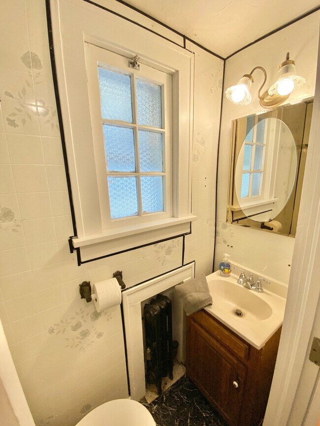 Building Photo - 988 Nela View Rd