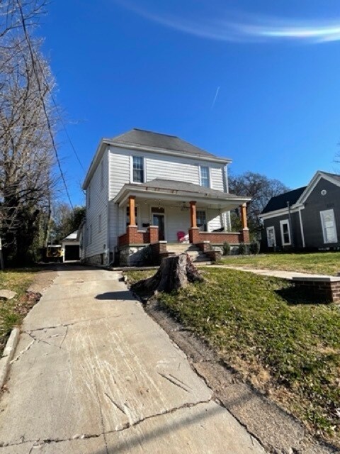 Building Photo - 808 E 11th Ave