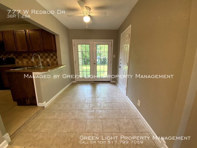 Building Photo - 777 W Redbud Dr