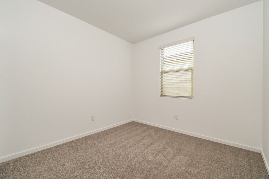 Building Photo - 10336 W Harper St