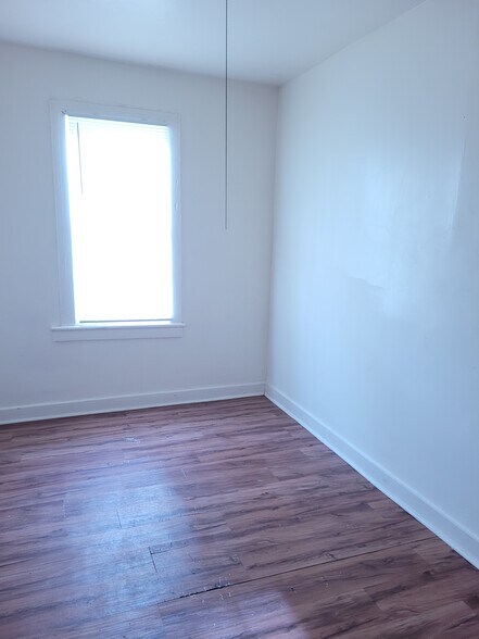 Back bedroom - 250 2nd St