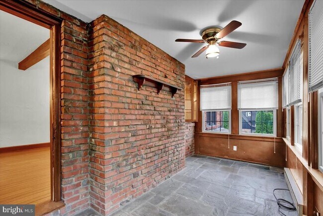 Building Photo - 501 Sunset Rd