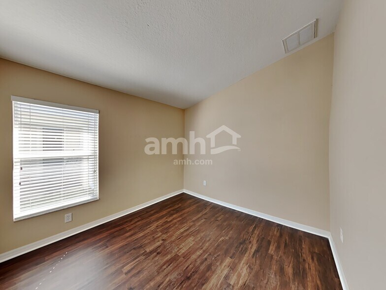 Building Photo - 10047 Perthshire Cir