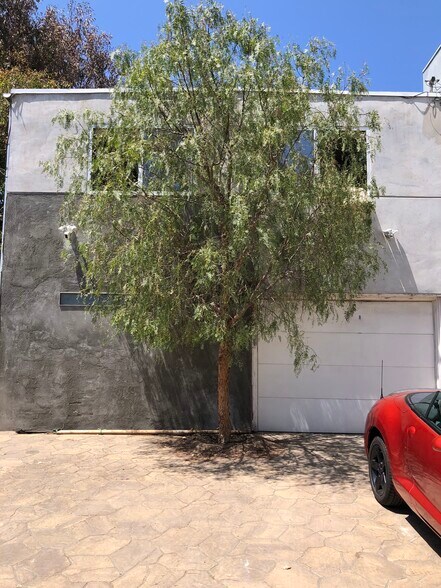 Building Photo - 310 S Venice Blvd