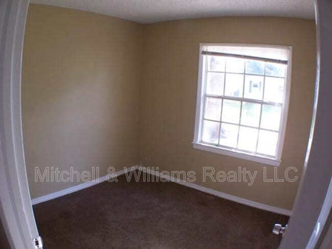 Building Photo - 3163 4th St Cir