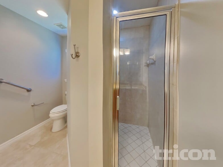 Building Photo - 23183 Burlingame Ave