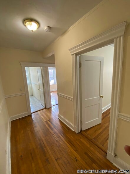 Building Photo - 360 Riverway