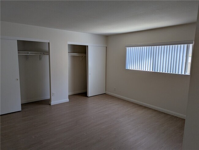 Building Photo - 2037 Laurie Ln