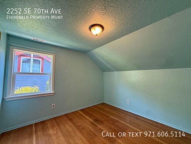 Building Photo - 2252 SE 70th Ave