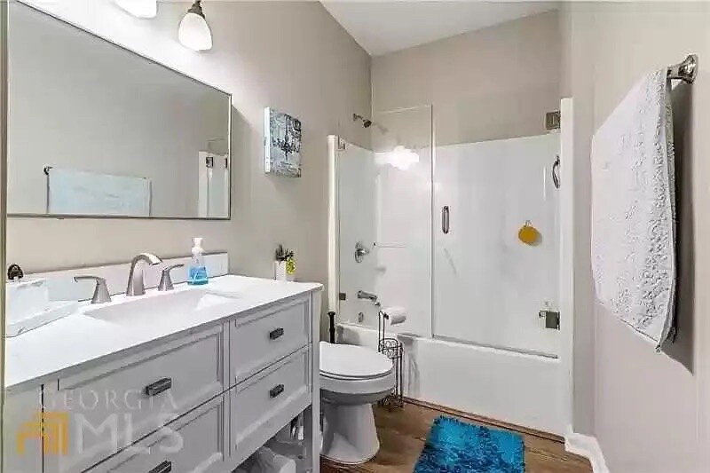 Building Photo - Room in House on Weller Tr NE
