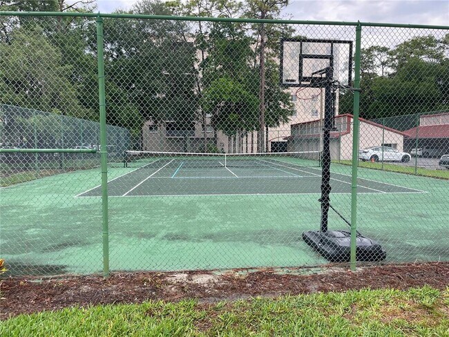 Building Photo - 1162 Carmel Cir