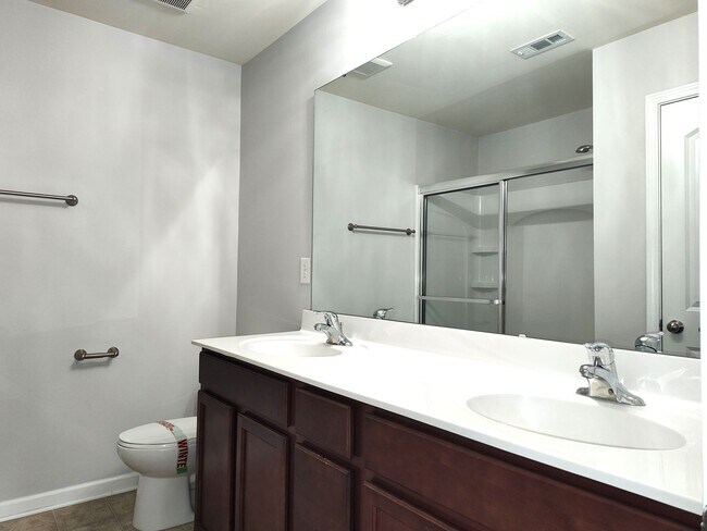 Building Photo - Charming, end-unit, townhome located in the Wrights Crossing Community!