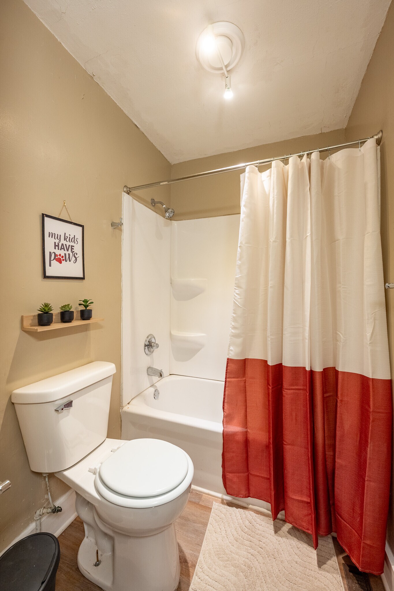 Building Photo - 4502 Kingsley Dr