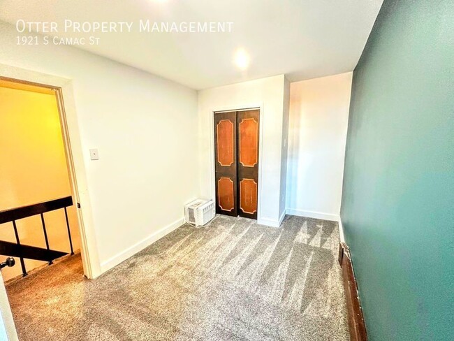 Building Photo - Lovely & Spacious 4BR/2BA South Philly Hom...