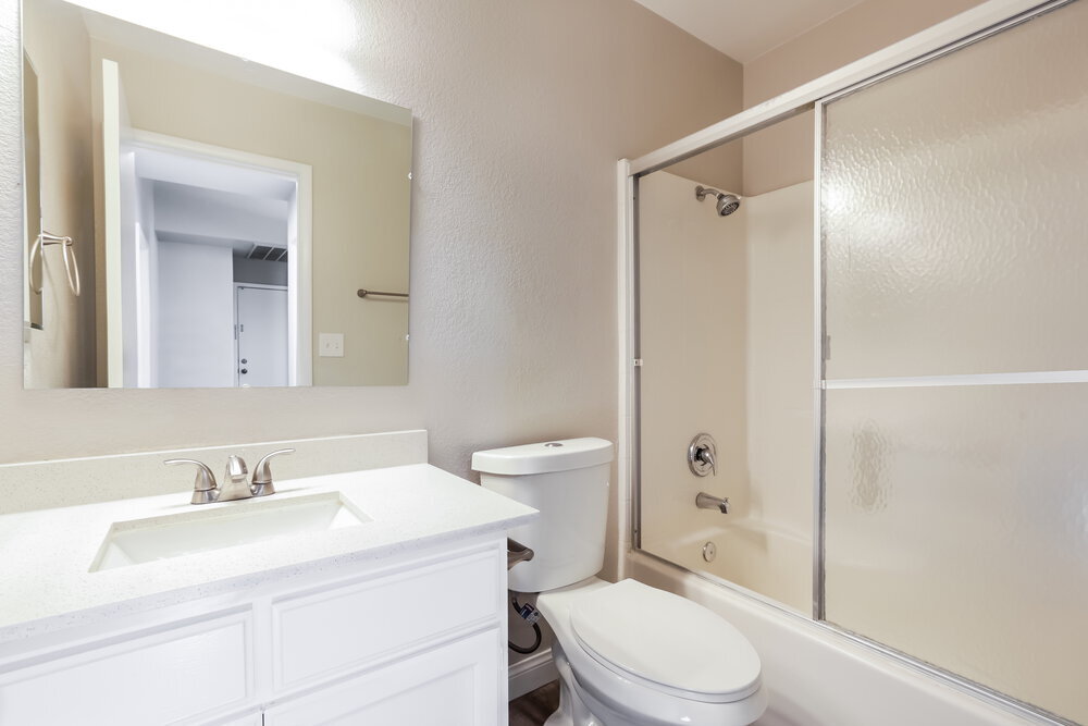 Building Photo - 7680 Beverly Hills Dr