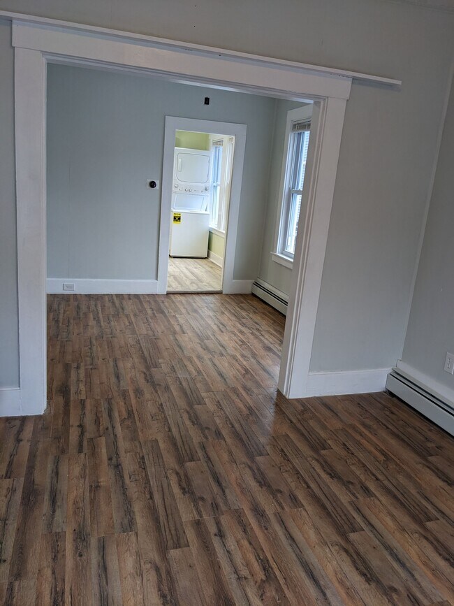 Building Photo - 23 Middle St