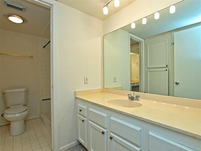 Building Photo - 3 Casa Verde St