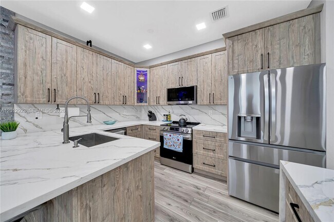 Building Photo - 4361 SW 160th Ave