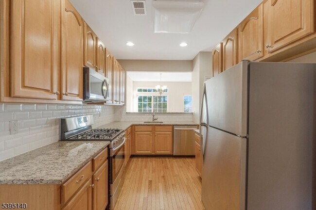 Building Photo - 105 Wallace Ct