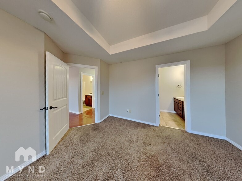 Building Photo - 5673 S Lexington Ave