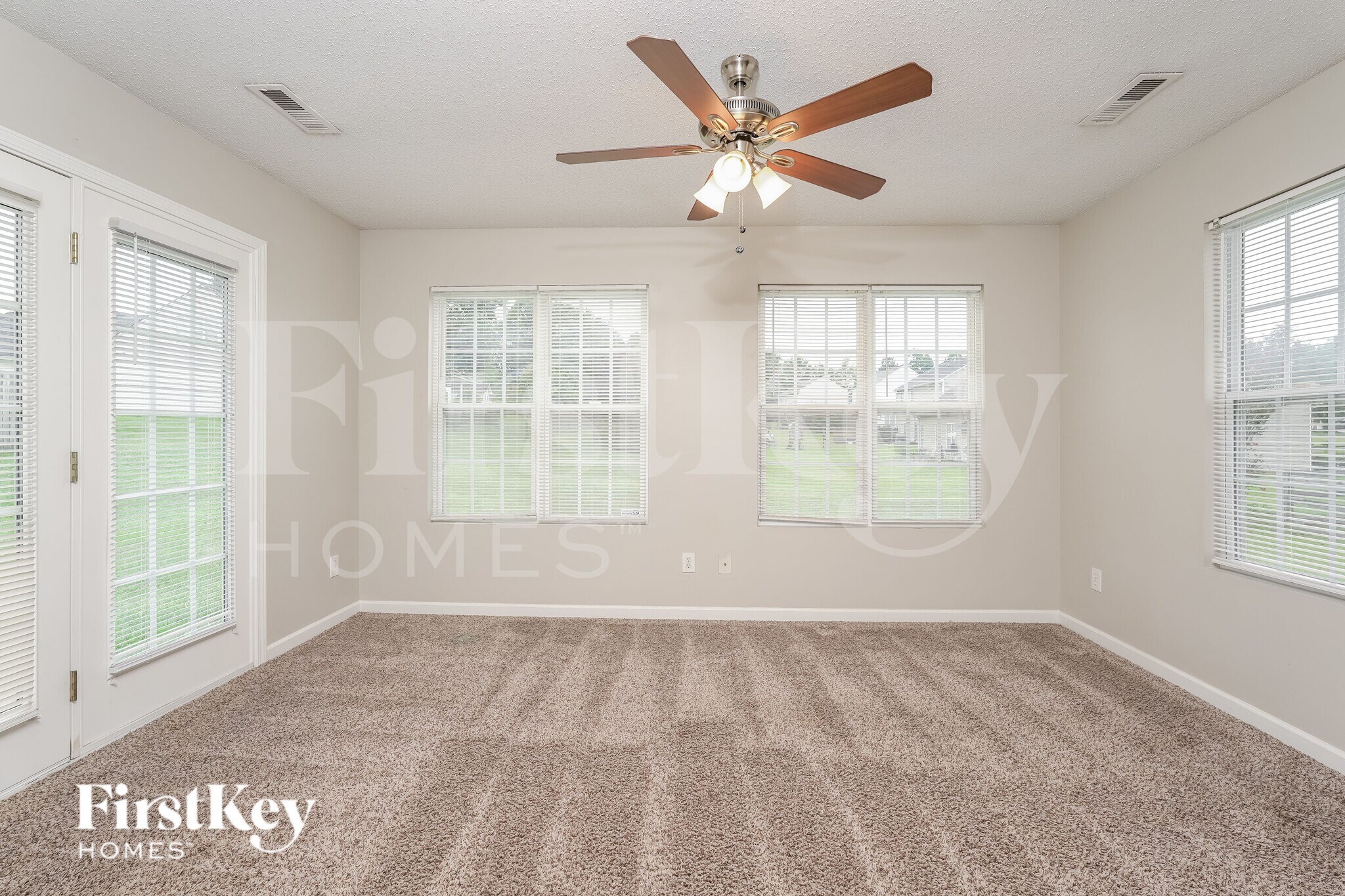 Building Photo - 2402 Lannigan Dr