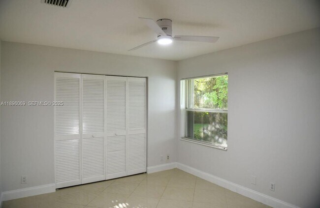 Building Photo - 6543 NW 72nd Pl