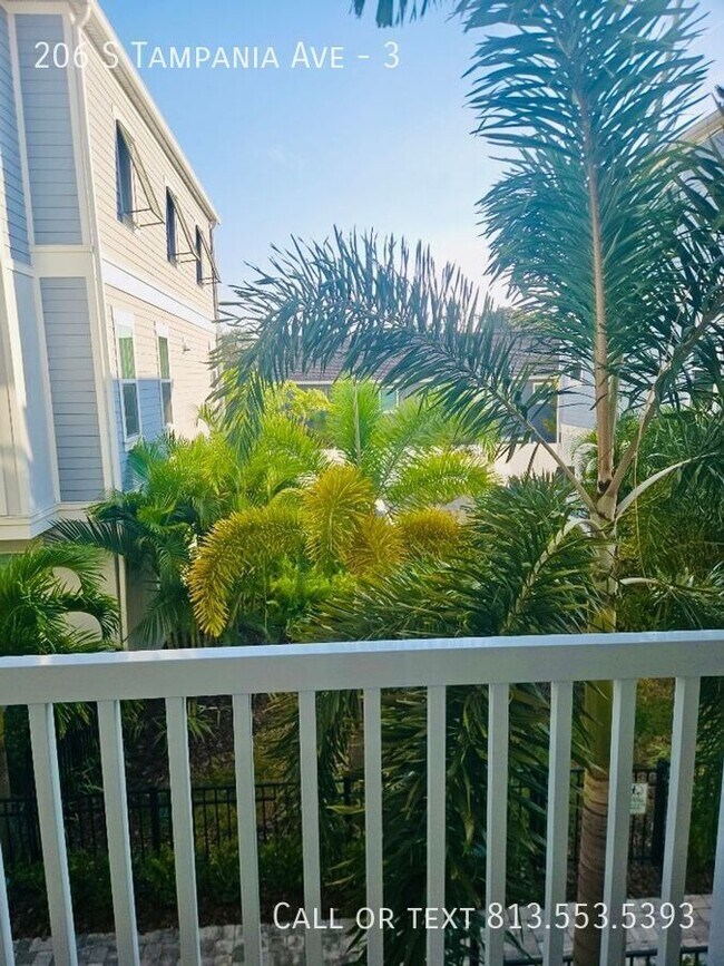 Building Photo - 206 S Tampania Ave