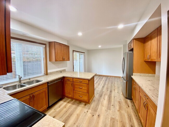Building Photo - 8th Pl W (21503)
