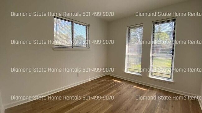 Building Photo - 633 Paul Pl