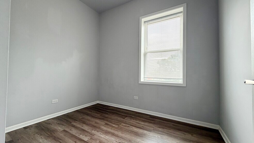 Building Photo - 2893 S Archer Ave