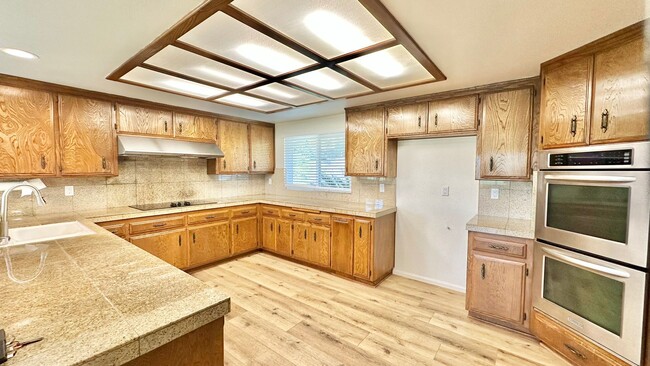 Building Photo - Beautiful Ranch-Style, Single-Story, on Co...