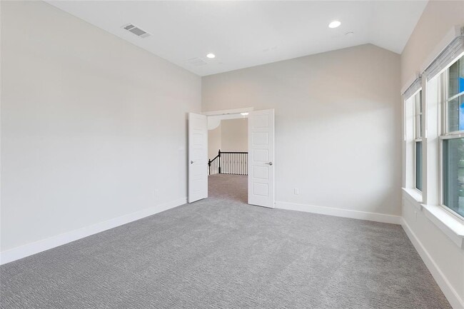 Building Photo - 532 Great Lawn Bnd