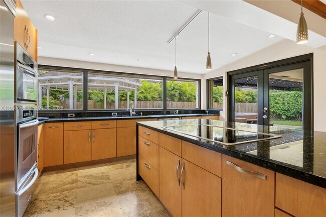 Building Photo - 8035 SW 89th Ct