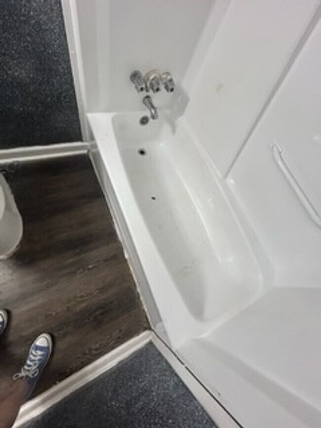 Building Photo - 350 W Waco Ave