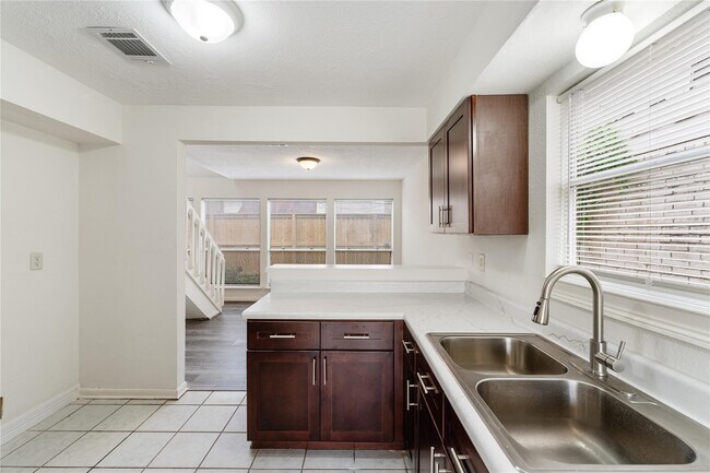 Building Photo - 6422 Chatham Island Ln