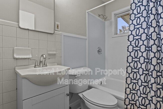 Building Photo - 265 Zandale Dr