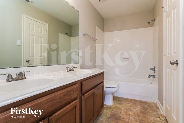 Building Photo - 21610 Dawn Timbers Ct