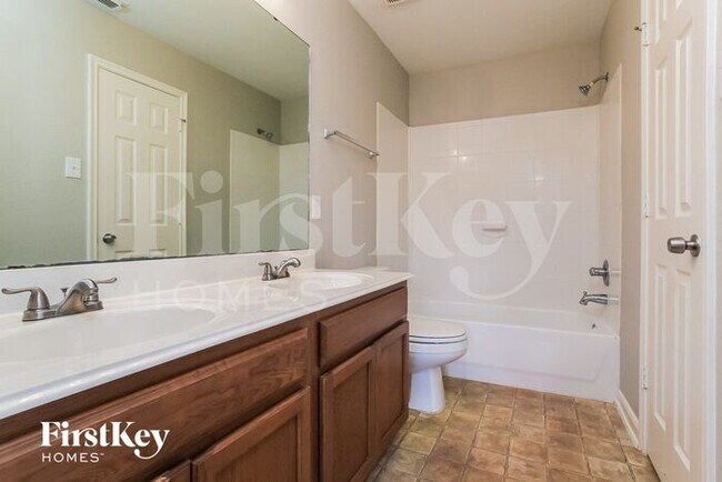 Building Photo - 21610 Dawn Timbers Ct