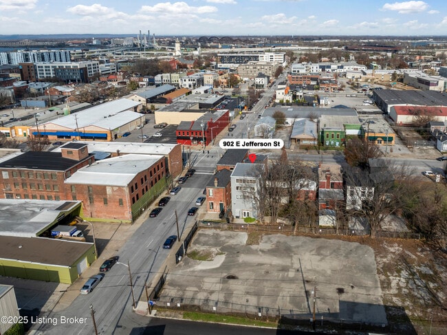 Building Photo - 902 E Jefferson St