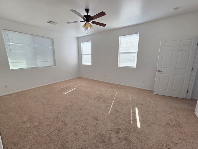 Building Photo - 2 Story 3 Bedroom House Durango and Farm